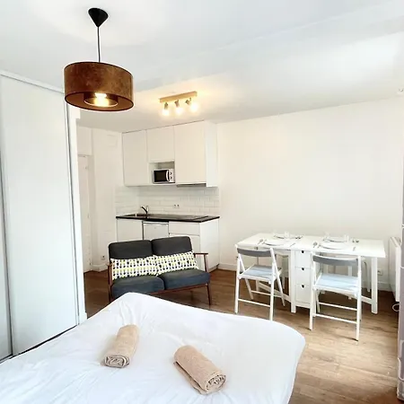 Charmant Cozy Pour 4 A Appartement Parijs